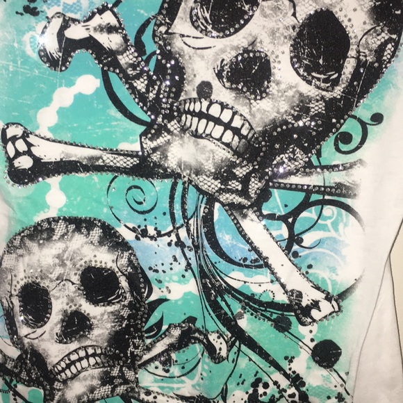 Tshirt - Picture 2 of 2